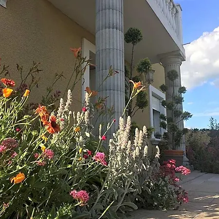 Mille Et Bulles 51 Bed & Breakfast