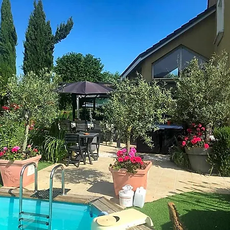Mille Et Bulles 51 Bed & Breakfast 3*